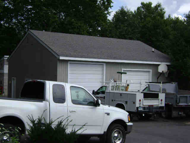 Building photograph for 201 HICKORY LN